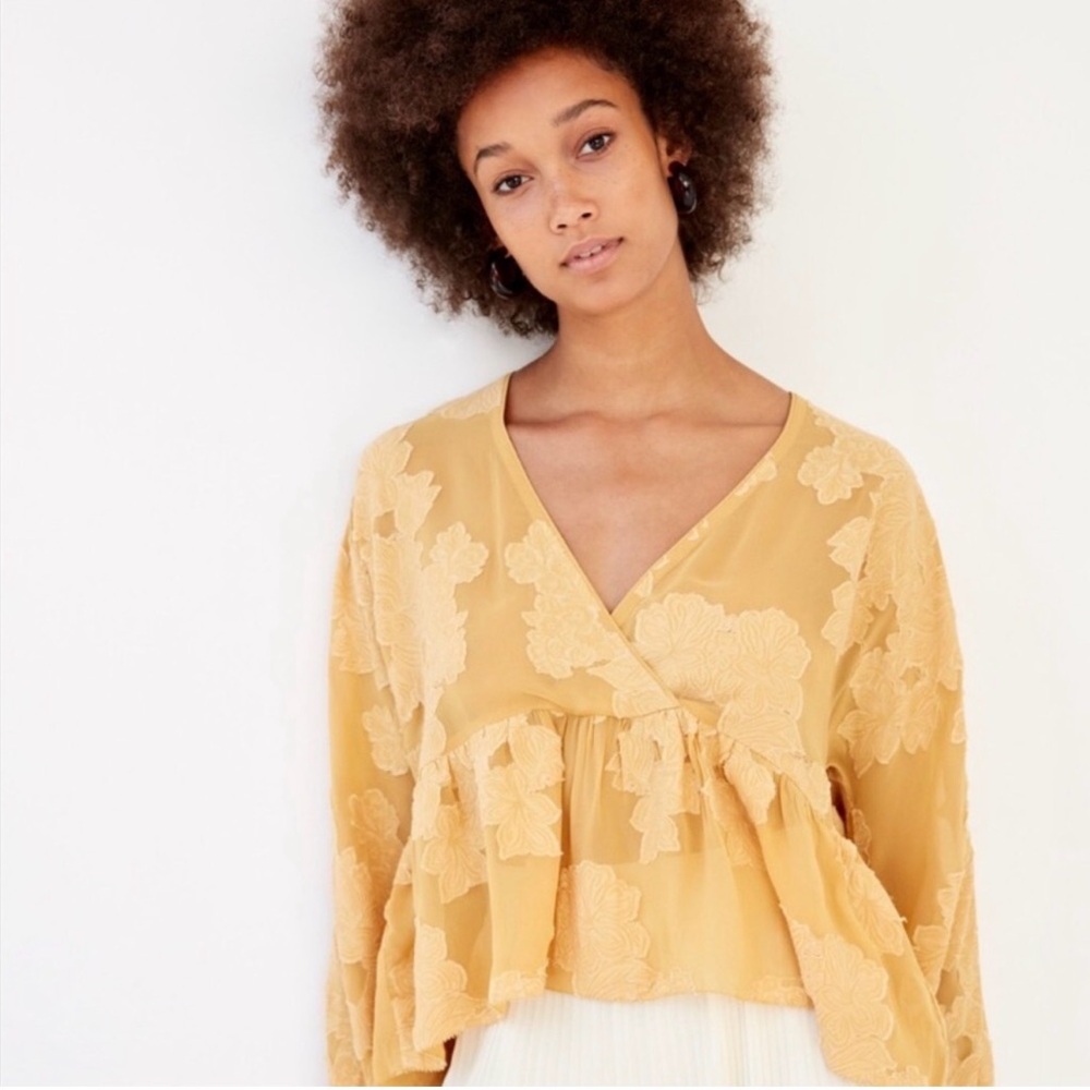 Aritzia Wilfred Sheer Floral Peplum Blouse – Mustard | Size S | Excellent